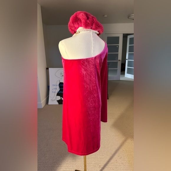 TWiK  one Shoulder
Velvet Bodycon Dress - Picture 8 of 13